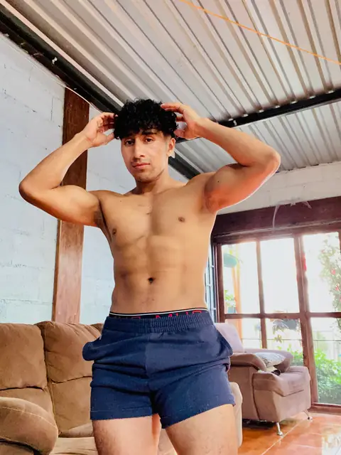 Lizandro on OnlyFans