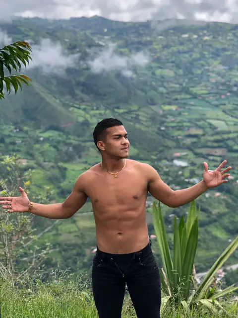 IsnardoRangel11 on OnlyFans