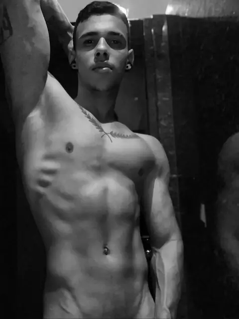 Jonatan Roni on OnlyFans