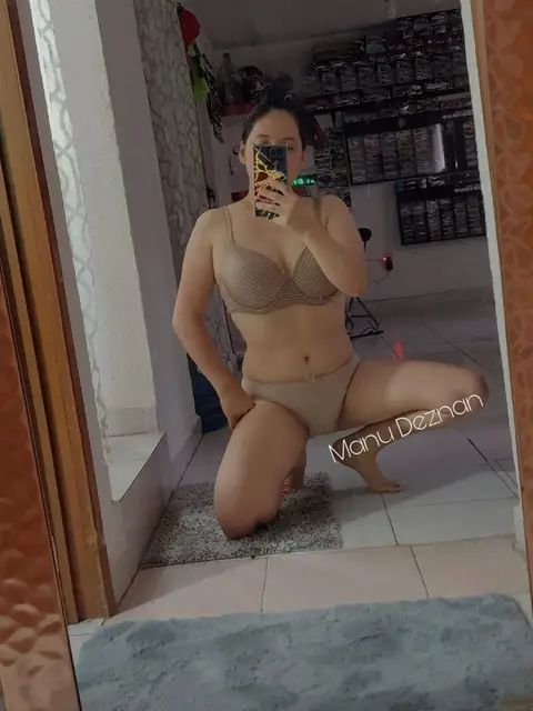 Manu Deznan on OnlyFans