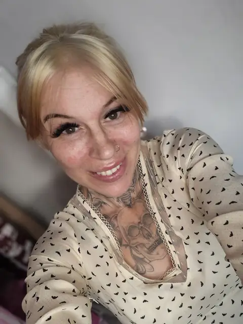 Naughty leese on OnlyFans