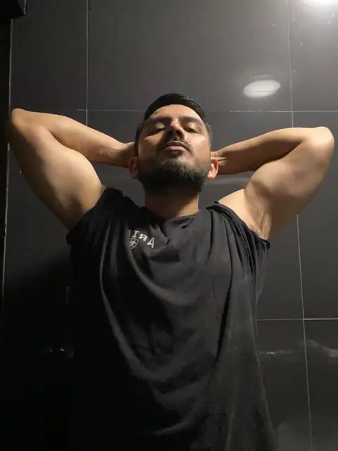 Roberto alvarez on OnlyFans