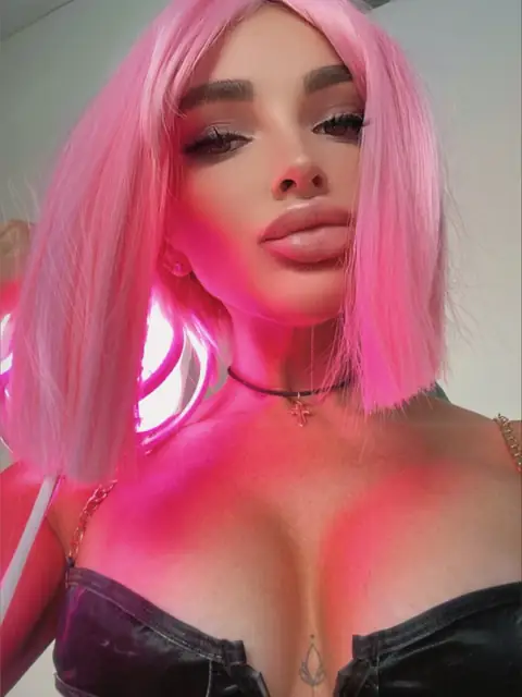 Mia on OnlyFans
