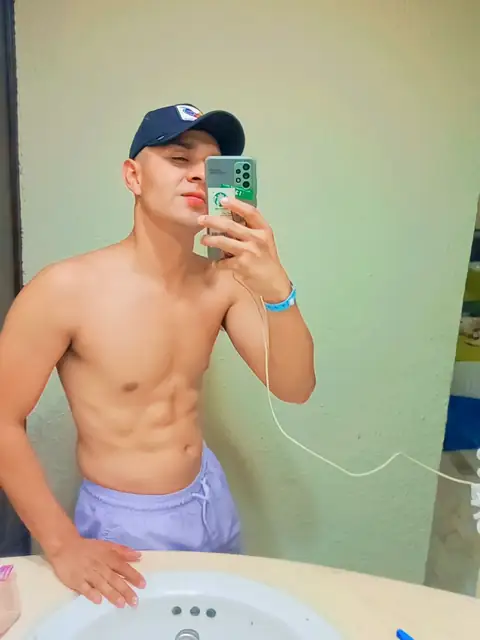 Yordy H. Rosas on OnlyFans