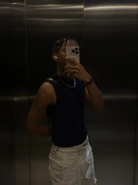 Un tismey versa on OnlyFans
