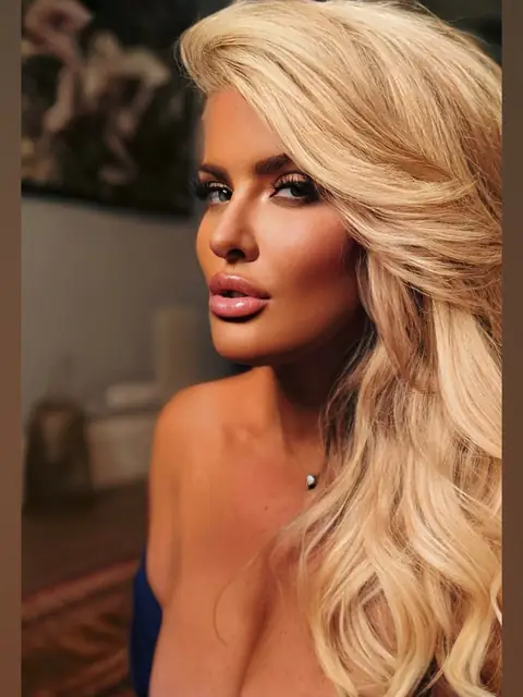 SimplyAnnaNicole on OnlyFans