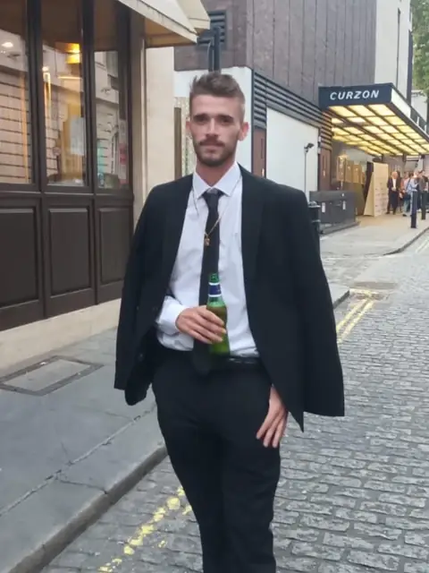 Kieran2702 on OnlyFans
