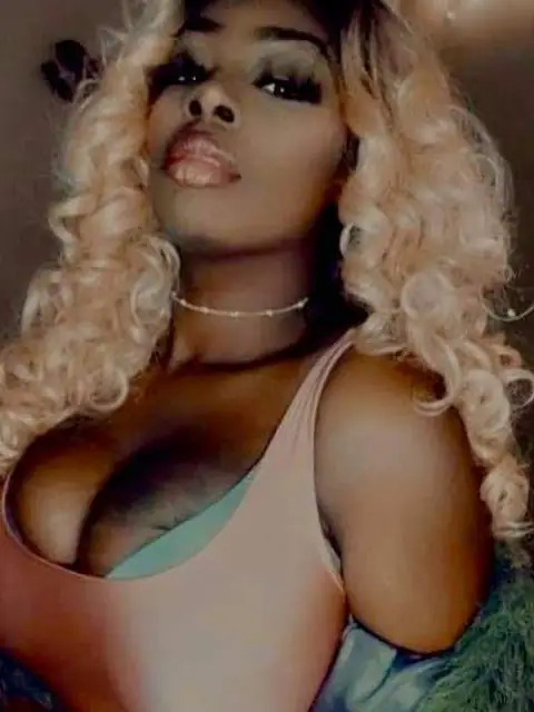 Cocobusty33 on OnlyFans