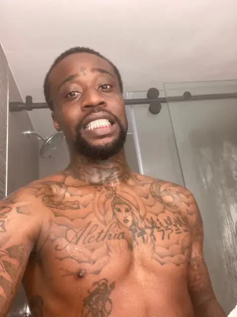 Chocolate 9 inches of fun curveinit on OnlyFans