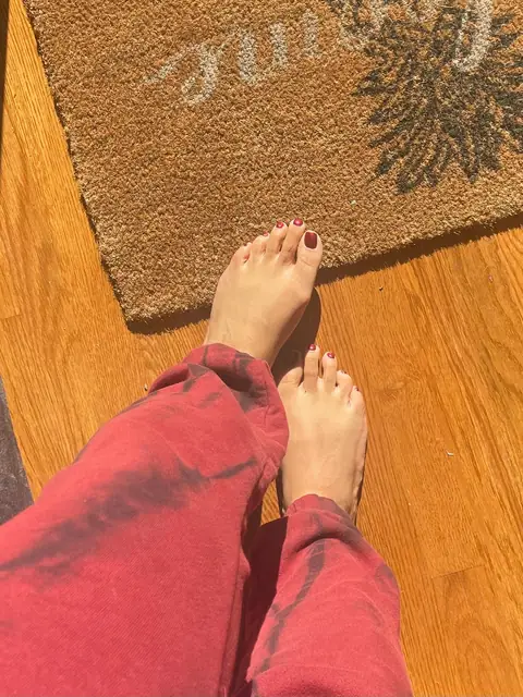 Ruby Red Toes on OnlyFans
