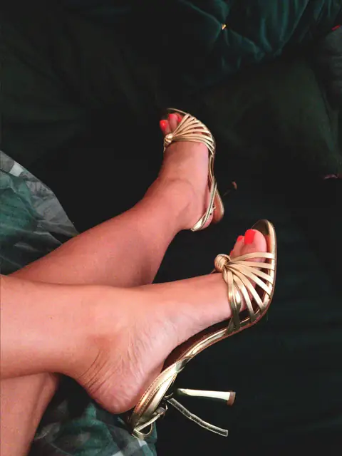 Dreamy legs on OnlyFans