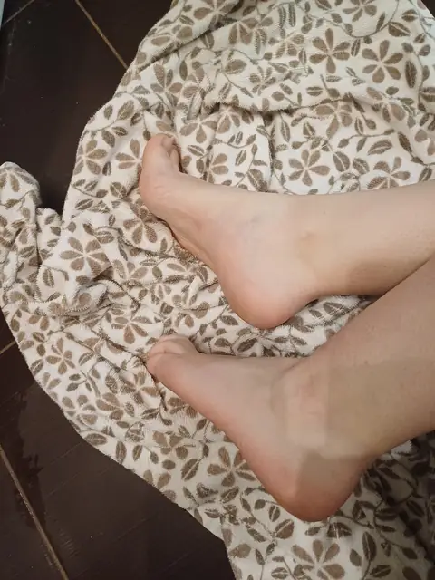 mommy's feet on OnlyFans