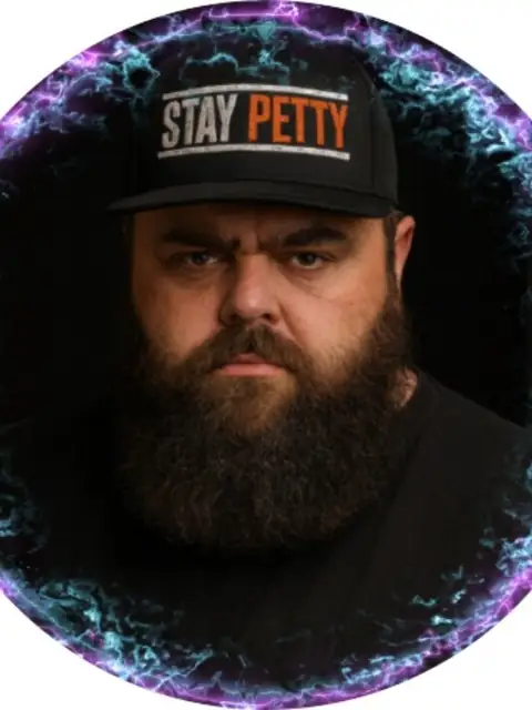 RoninGT (Petty Bear) on OnlyFans