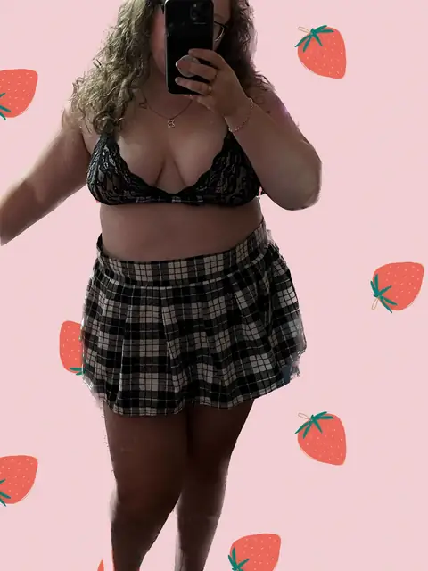 StrawbabyKitten on OnlyFans
