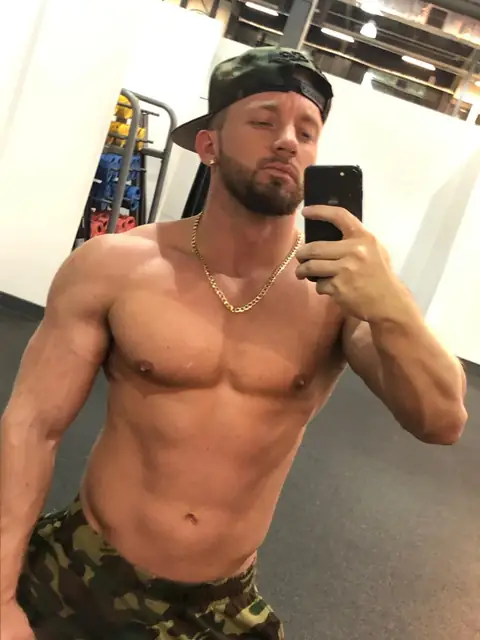 Ross Rayn on OnlyFans