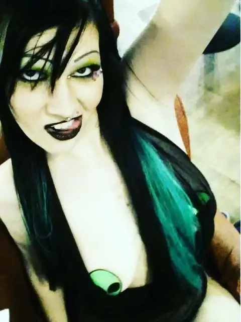 Queen Esfir on OnlyFans