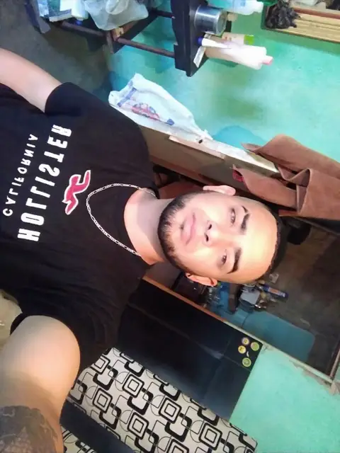 Misael on OnlyFans