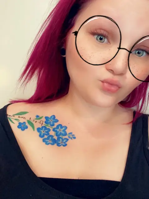 Violet on OnlyFans