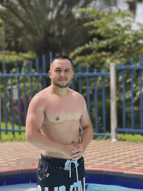 Mario Ram rez on OnlyFans