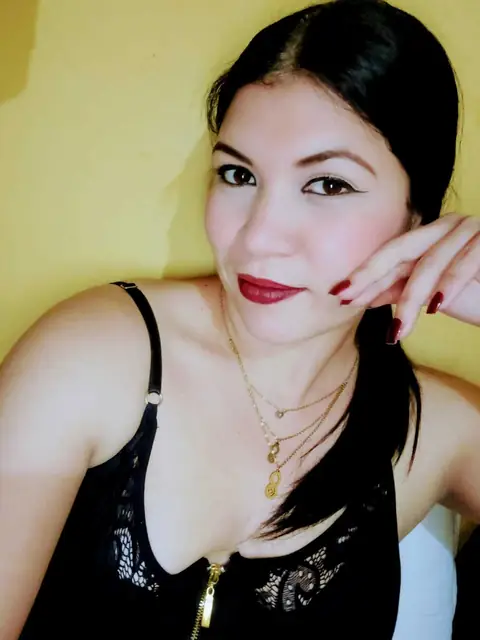 Gabriela Flores OnlyFans profile