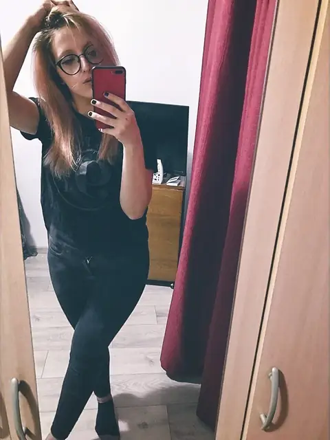 xLoreeee on OnlyFans