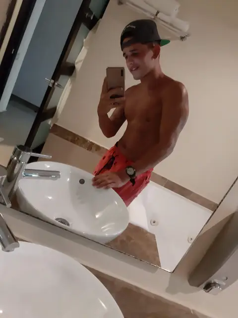 Mauricio on OnlyFans