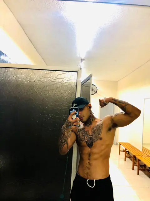 Perro negro on OnlyFans