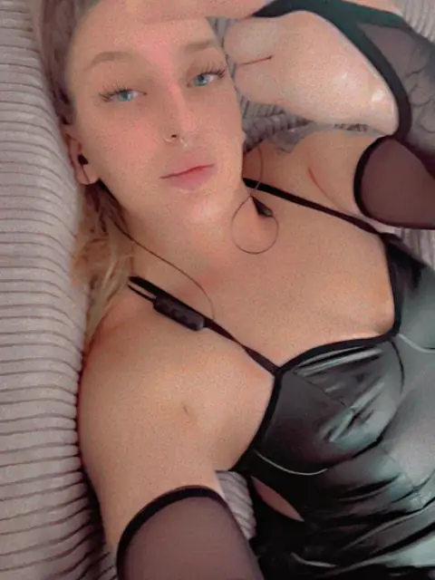 GODDESS Millie on OnlyFans