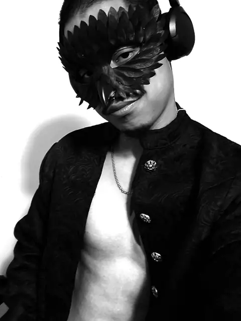 A Lost Raven on OnlyFans