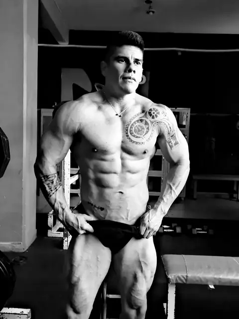 Frank Li ero Gara on Noruego on OnlyFans