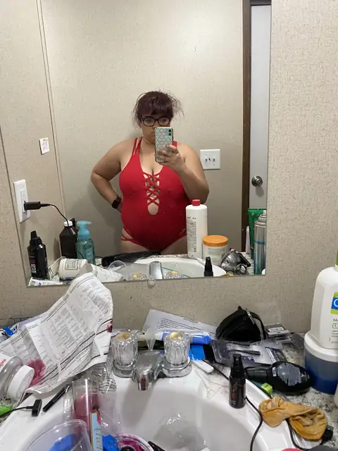 hot mommy on OnlyFans