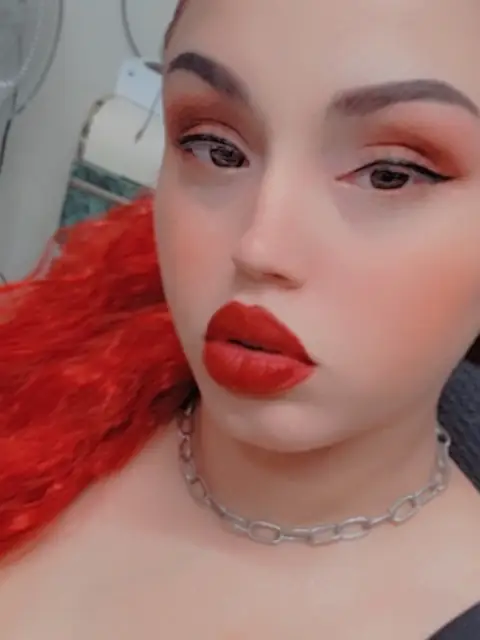 Murasaki OnlyFans profile