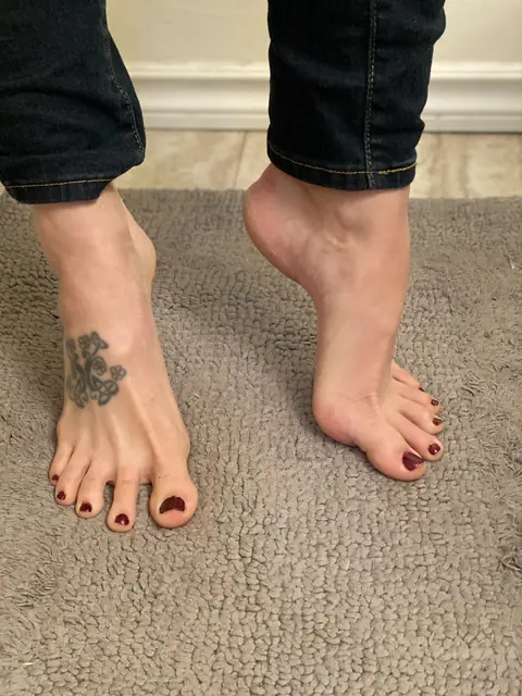 Miss Toes on OnlyFans