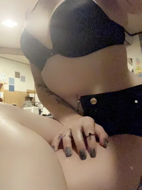 Violet on OnlyFans