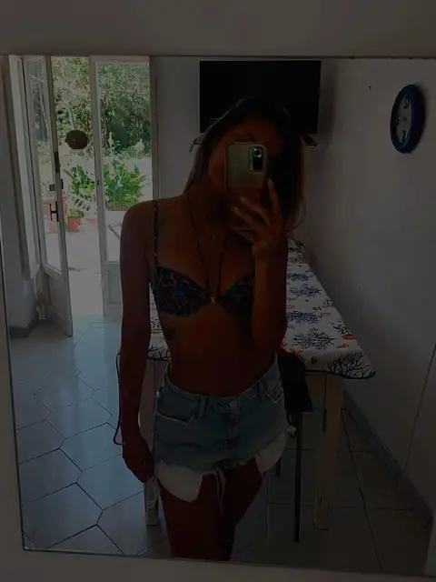 Laura Percassi on OnlyFans