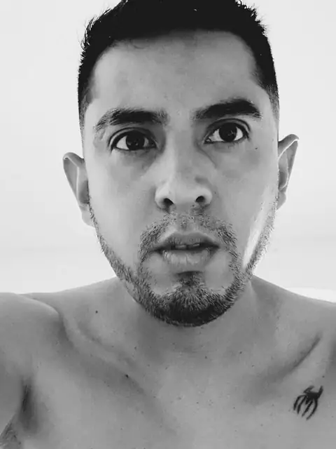 Arq | Tu Vecino on OnlyFans