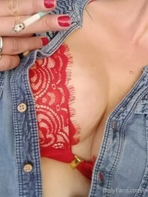 ladyinred FREE on OnlyFans