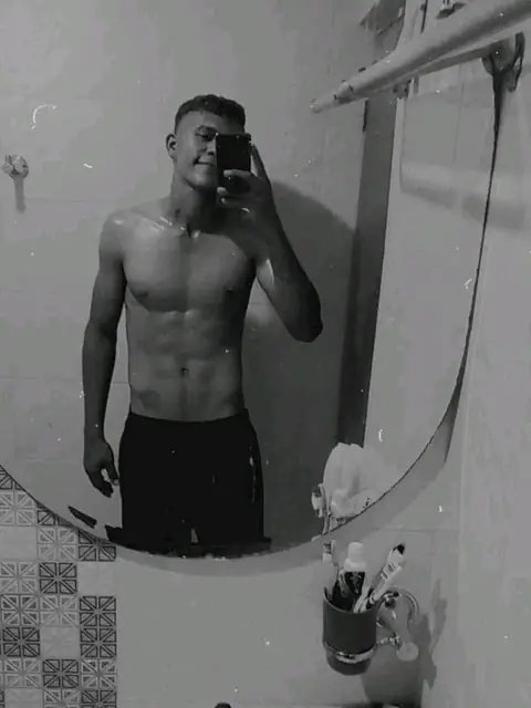Andresng61 on OnlyFans