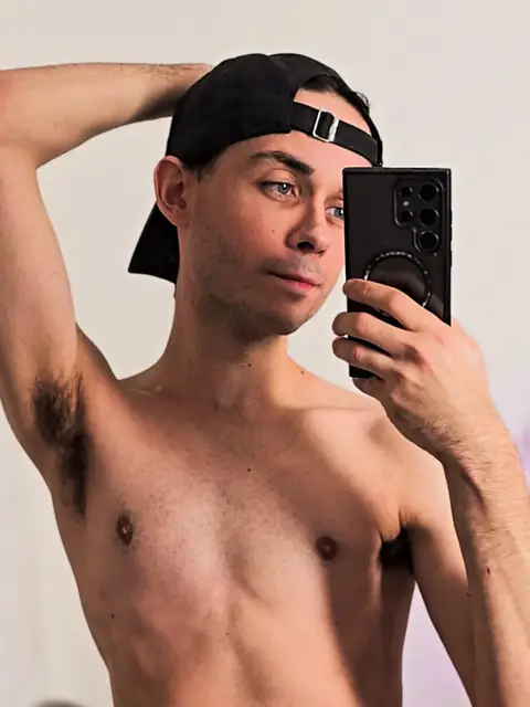 BareBastian on OnlyFans