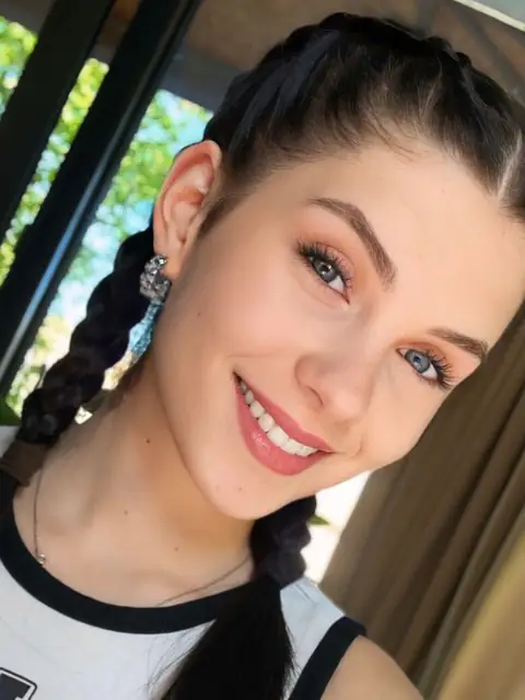 Asya Elfiee on OnlyFans