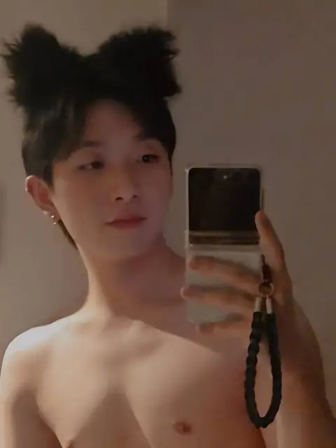Atom on OnlyFans