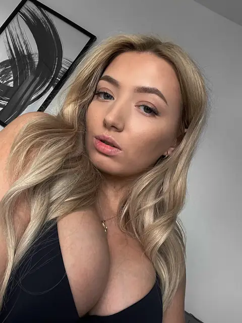 Molly skye Free on OnlyFans