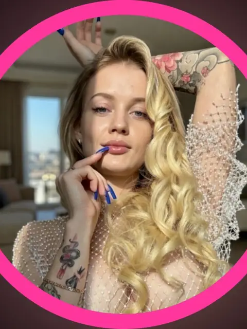 Lara Frost VIP on OnlyFans