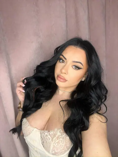 Mia Molly on OnlyFans