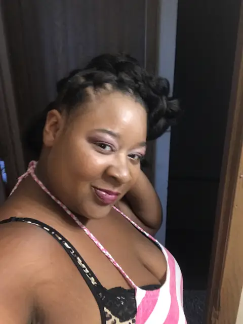 Juicy Peaches on OnlyFans