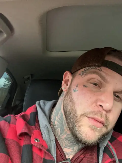 Alex Knightt on OnlyFans