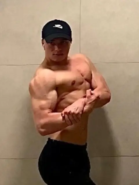 Raffael_teenbodybuilder on OnlyFans