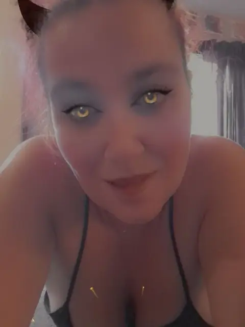 SauceyMom on OnlyFans