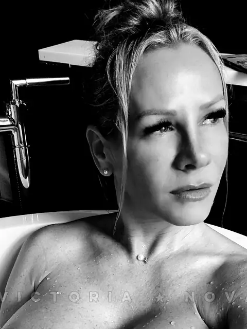 V i c t o r i a N o v a on OnlyFans