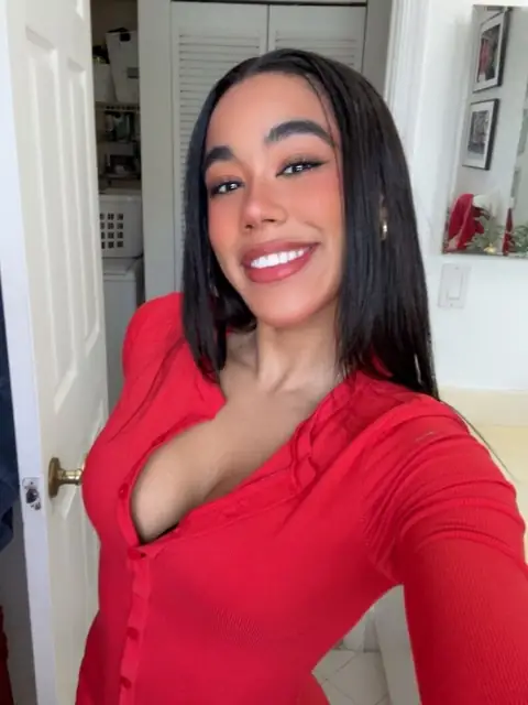 Isarette on OnlyFans